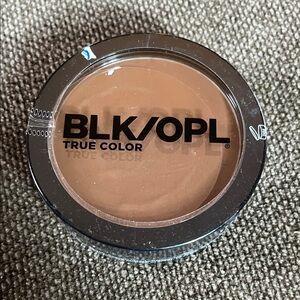 Blk/opl true color oil absorbing pressed powder- coffee cutie - new